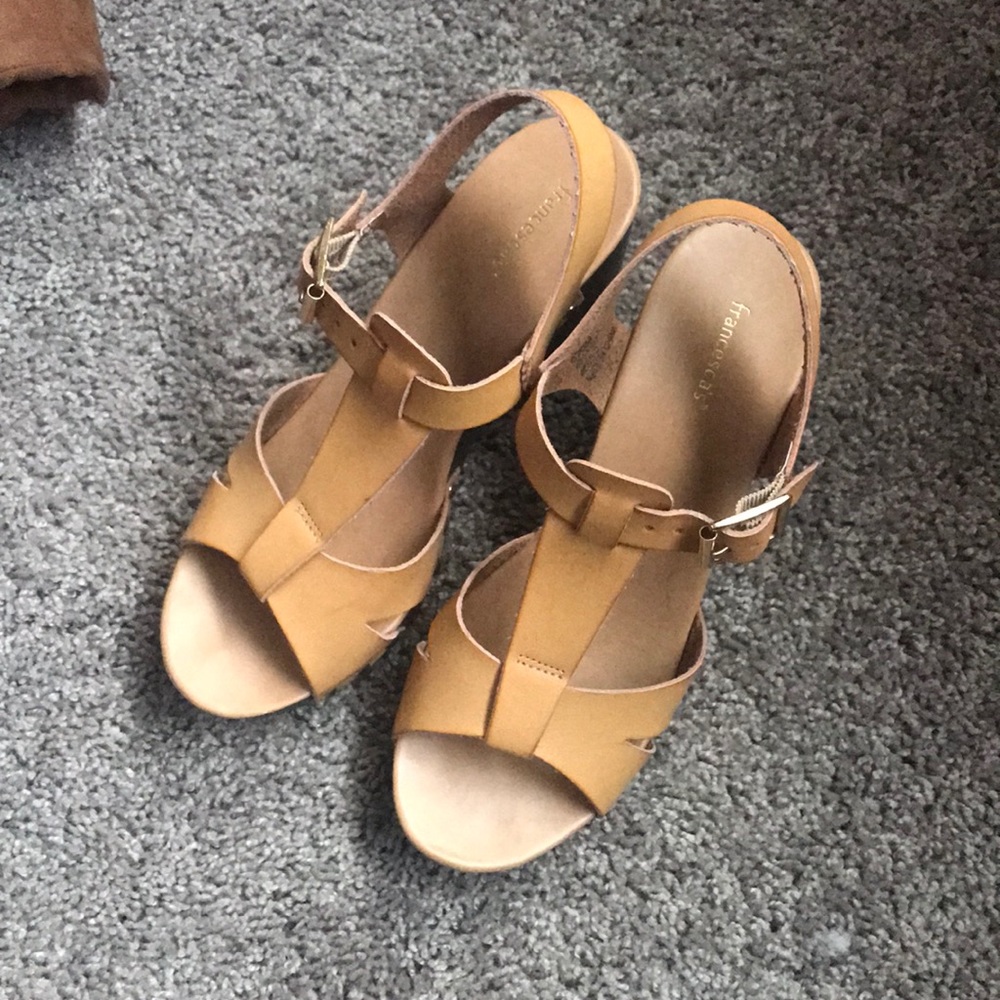 Francesca’s tan sandals